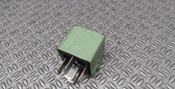 BMW 5 E60 E61 Other relay 61368373700