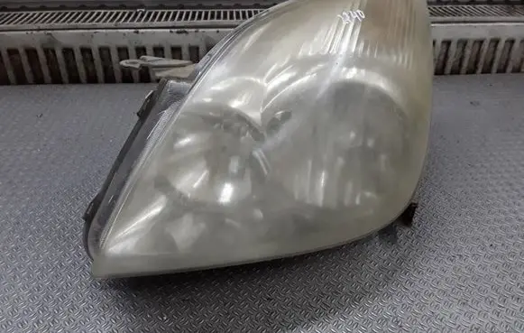 Toyota Corolla Verso E121 Headlight/headlamp