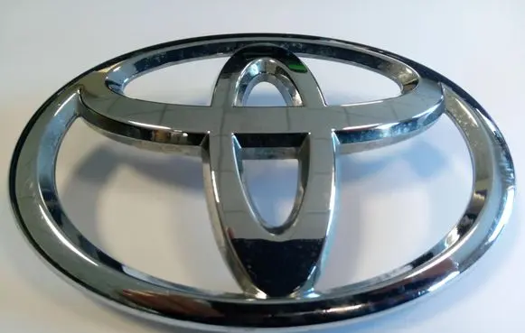 Toyota Corolla E160 E170 Manufacturer badge logo/emblem 7531105040 NE70229