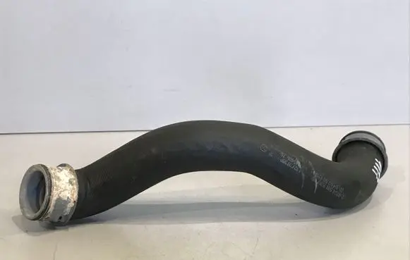 Mercedes-Benz C W204 Engine coolant pipe/hose A2045011582