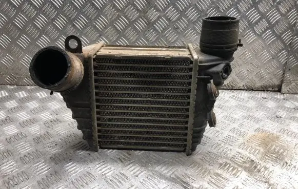 Skoda Octavia Mk1 (1U) Intercooler radiator 1J0145803A