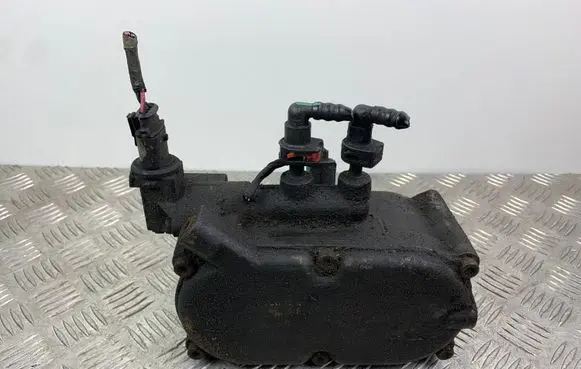 Jeep Cherokee Fuel filter housing 