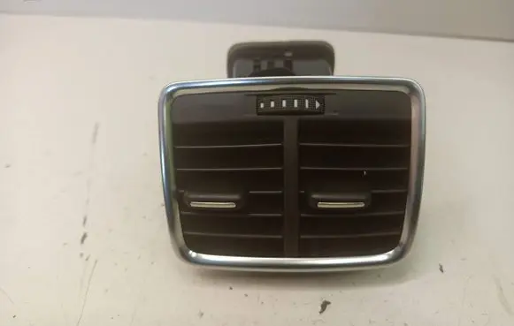 Rear air vent grill