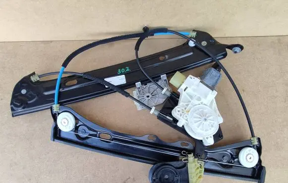 BMW 4 F36 Gran coupe Front door window regulator with motor 51337365259 7365259 7326327