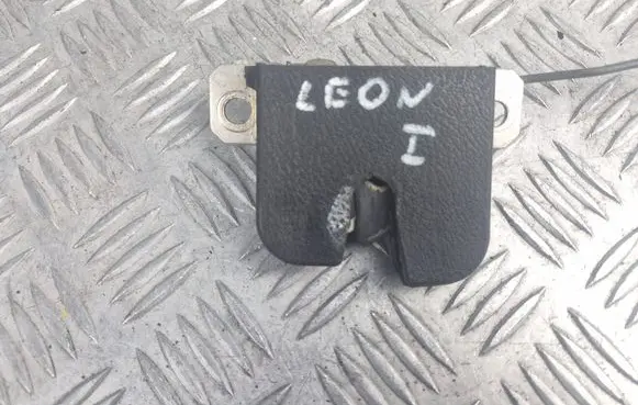 Seat Leon (1M) Tailgate lock latch 6L6827505A