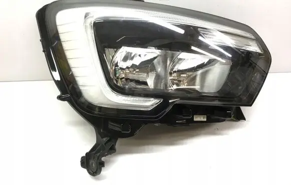 Renault Master III Headlight/headlamp 260105567R