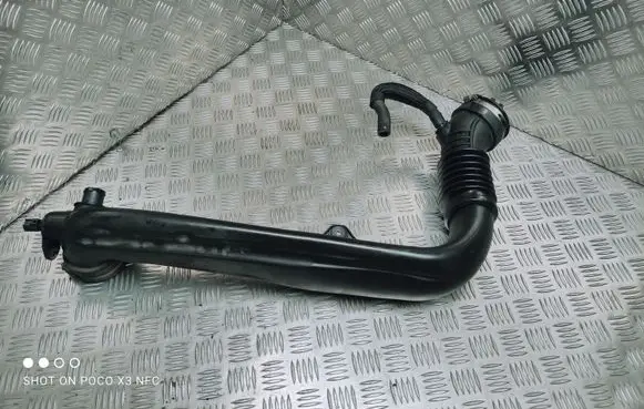 Jeep Cherokee Intercooler hose/pipe 68211695AB