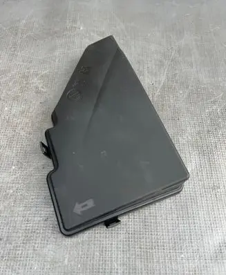 Volvo S90, V90 Fuse box cover 31398001 D00MB