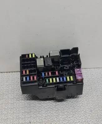 Opel Corsa E Fuse module 2B0Z4010F 310519