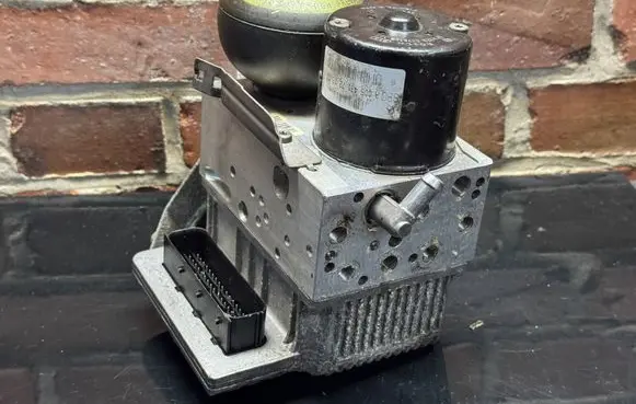 Mercedes-Benz E W211 ABS Pump A0054317212
