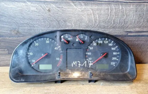 Volkswagen PASSAT B5 Speedometer (instrument cluster)