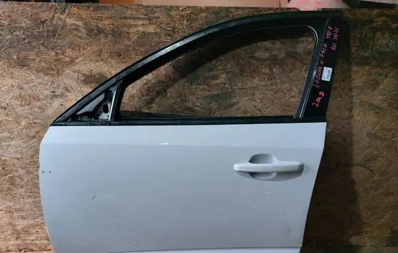 Jaguar E-Pace Front door