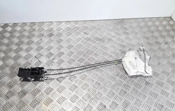 Opel Agila B Front door lock 8220151K10 82201
