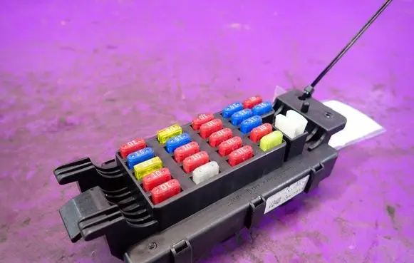 Chevrolet Evanda Fuse box set 