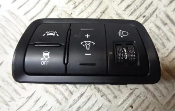 Hyundai i20 (GB IB) Headlight level height control switch 93300C8900