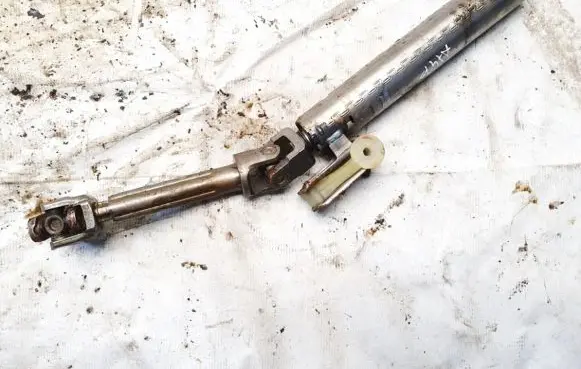 Volkswagen Golf IV Steering column universal joint