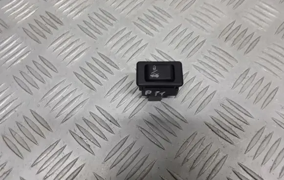 Nissan Primera Tailgate/boot open switch button 