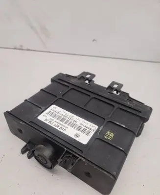 Volkswagen Golf IV Gearbox control unit/module 01M927733JQ 5WK3344201
