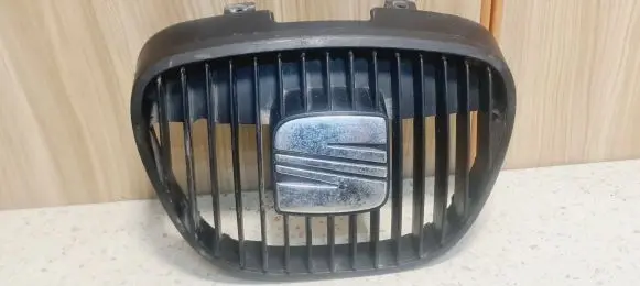 Seat Ibiza III (6L) Front grill 6L0853651 9448M