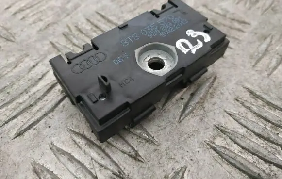 Audi A6 S6 C7 4G Aerial antenna filter 8T8035570