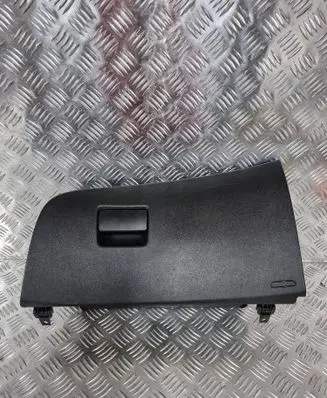 Opel Insignia B Glove box 39097522