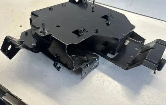 Renault Trafic II (X83) Engine control unit holder 8200413340 83854368