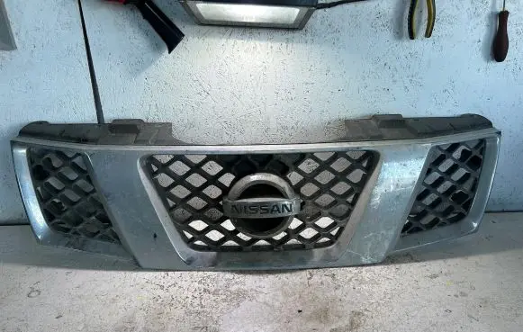 Nissan Pathfinder R51 Front bumper upper radiator grill GSR2311 310EB400 NSR2281