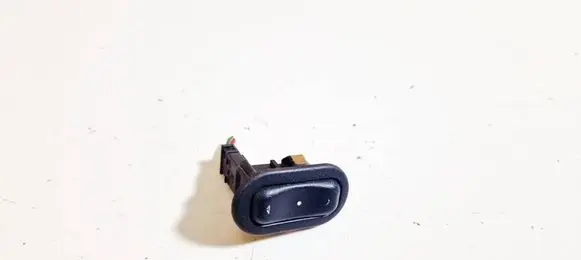Opel Zafira A Electric window control switch