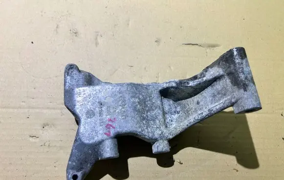 Volkswagen Crafter A/C compressor mount bracket 076260885