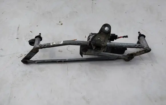 Volkswagen PASSAT B7 Front wiper linkage and motor 3AB955023