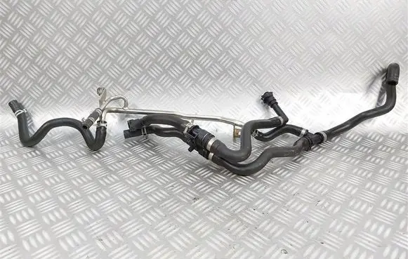 Volvo XC40 Engine coolant pipe/hose 32222093