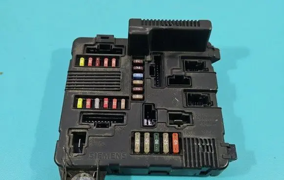 Renault Megane II Central body control module IMPRK1486732