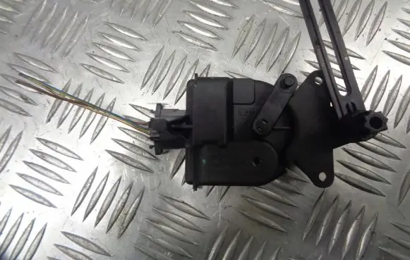 Seat Leon (1M) A/C air flow flap actuator/motor 1J0907511