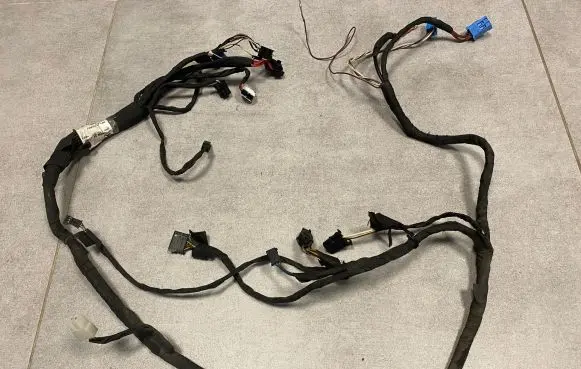 Mercedes-Benz G W461 W463 1st Gen Front door wiring loom A4638205415