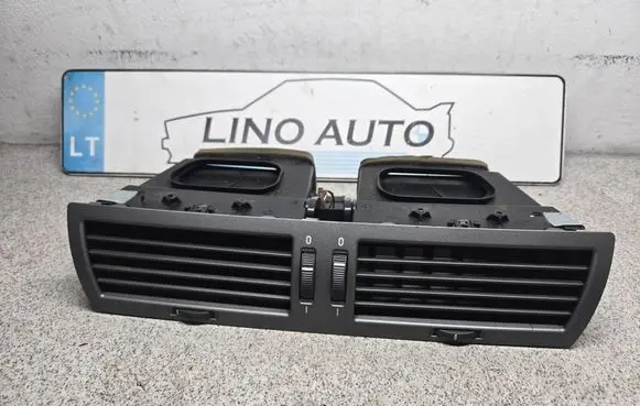 BMW 7 E65 E66 Dash center air vent grill 8223599 69112049 69112039