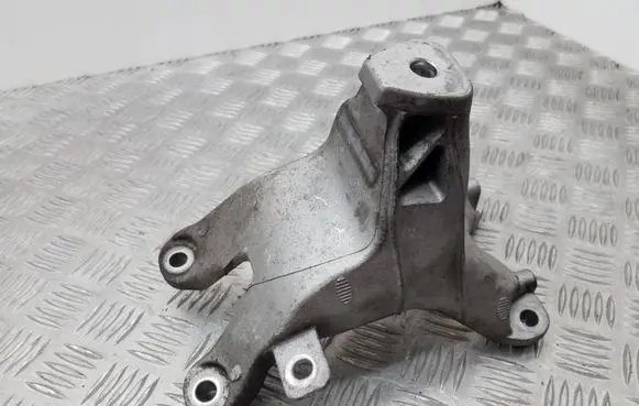 Audi A4 S4 B8 8K Engine mounting bracket 8K0199308AL