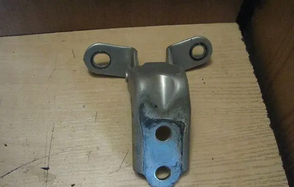 KIA Ceed Rear door lower hinge 793102E000