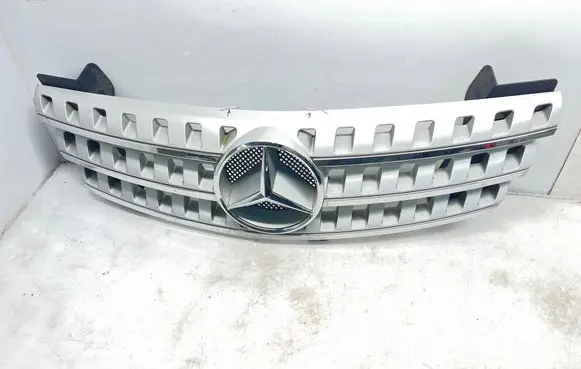 Mercedes-Benz ML W164 Front grill A1648880323 A1648800885