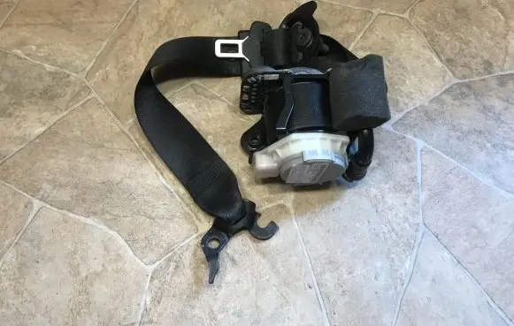BMW X3 F25 Front seatbelt 306961599001