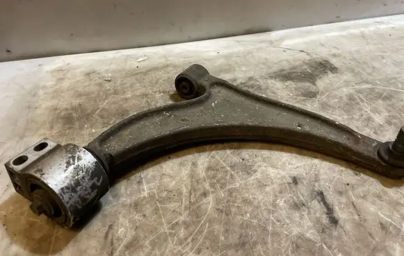 Front lower control arm/wishbone