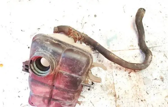 Mercedes-Benz C W203 Coolant expansion tank/reservoir 2035000049
