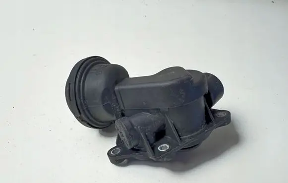 Audi RS4 B9 Coolant radiator 06M121673F