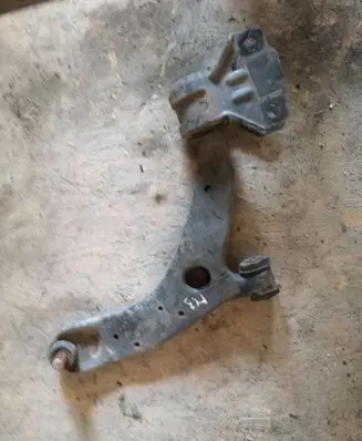 Mazda 3 II Front lower control arm/wishbone