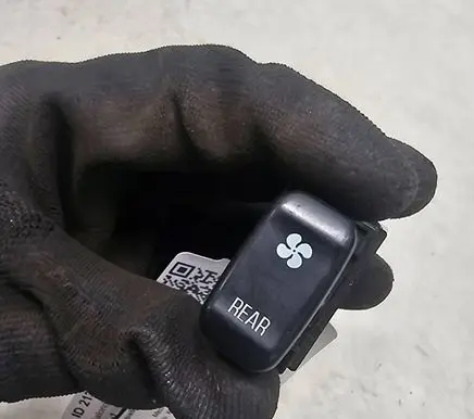 Mitsubishi Pajero Interior fan control switch 
