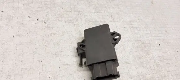 Volkswagen Transporter - Caravelle T5 Seat heating relay 1K0959772