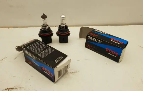 Lincoln Town Car Headlight/headlamp bulb 12V6545W 90041