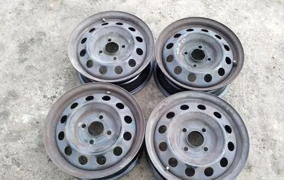 KIA Cerato R15 steel rim 