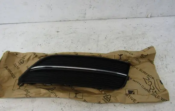 Audi A3 S3 A3 Sportback 8P Front bumper lower grill 8V3807682