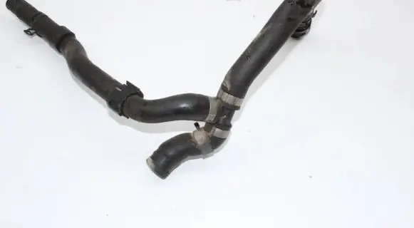Volkswagen PASSAT B8 Engine coolant pipe/hose