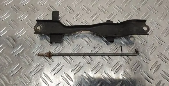Battery bracket